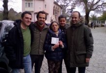 Leitora do «Bairrada Informação» recebe CD autografado das “Vozes da Rádio”
