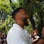Neto de Nelson Mandela planta primeira árvore do Bosque Madiba no Bussaco