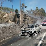 Incêndio em veículo ligeiro, em Moinho do Pisco, mobiliza 70 operacionais