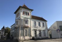 Câmara de Oliveira do Bairro recebe Palacete e Torreão de Bustos para iniciar obras