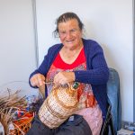 Cestaria da «dona Natália» não faltará a mais uma edição da Feira de Artesanato