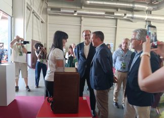 «Cabe ao Estado remover obstáculos», disse, na ExpoBairrada, Silvério Regalado