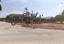 Moradores na Rua de Santo António, na Mealhada, protestam contra obra em atraso