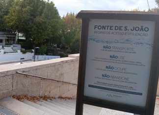 Acumulação de garrafões na Fonte de São João, em Luso, preocupa executivo